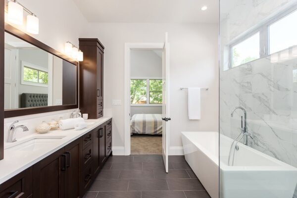 Crucial Bathroom Renovation Tips Every Homeowner Must Know