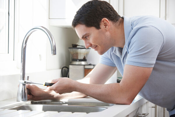 How To Fix A Leaking Kitchen Tap